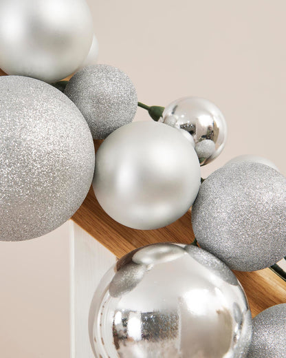 🎄 Christmas Bauble Garland – Easy Tree Decorating Magic