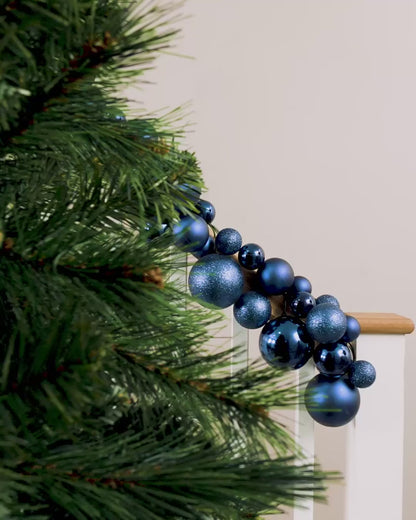 🎄 Christmas Bauble Garland – Easy Tree Decorating Magic